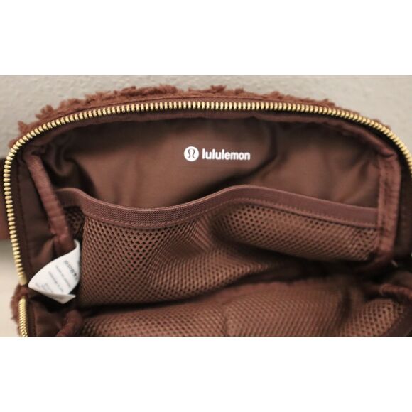 Lululemon LU9B18S Women's O/S Brown/Gold Everywhere Belt Bag *Fleece - Picture 5 of 16